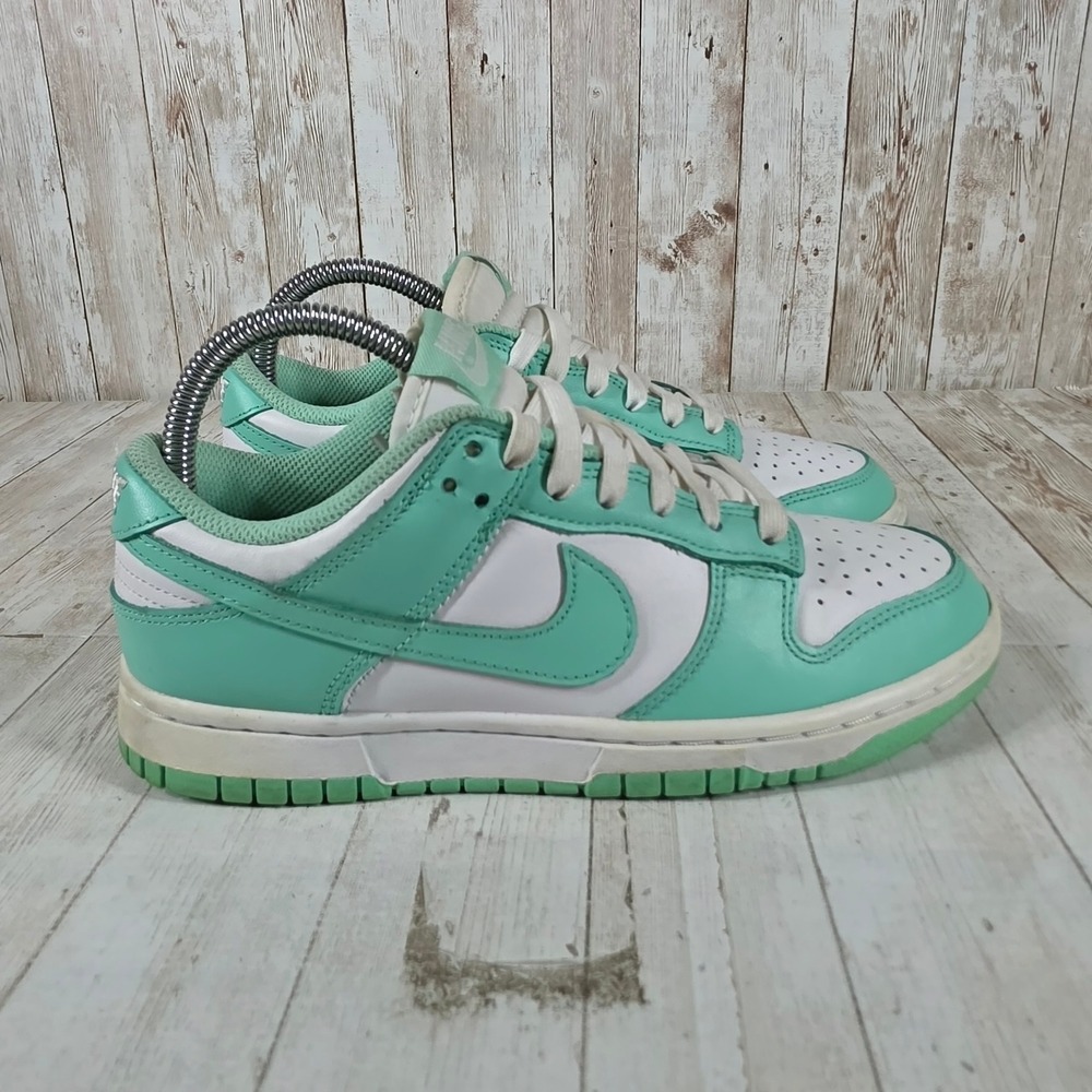 Nike Dunk Low Green Glow White Womens 7 Sneakers DD1503-105 Mint Green Retro